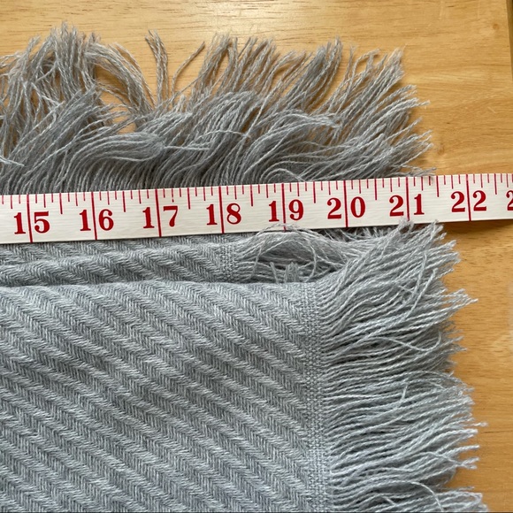 Terra Di Siena Tweed Scarf with Fringe Grey - Picture 7 of 12